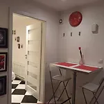 Apartment Red&White Lower Ground Floor